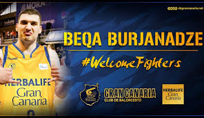 Beka ficha dos años por Gran Canaria