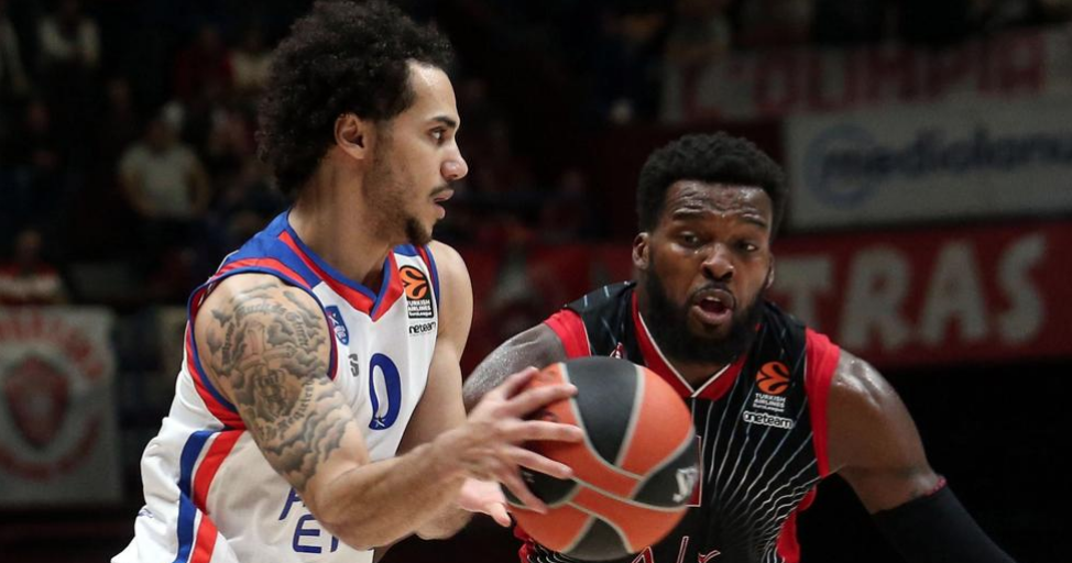 Larkin hace historia en Euroleague